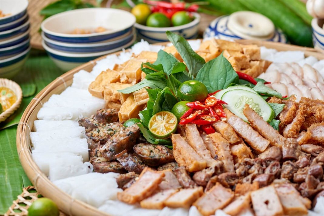Bún đậu mắm tôm nếu bạn ăn nhiều thịt, chả chiên rán có thể dư thừa calo Bún đậu mắm tôm nếu bạn ăn nhiều thịt, chả chiên rán có thể dư thừa calo